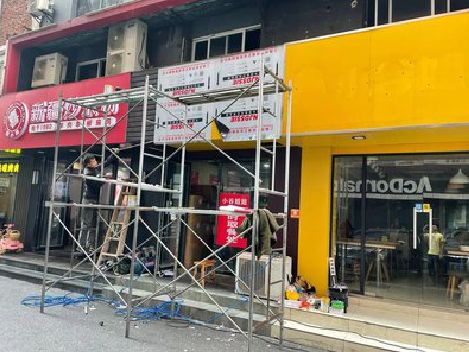 蒲城制作广告招牌如何避免它发黄？